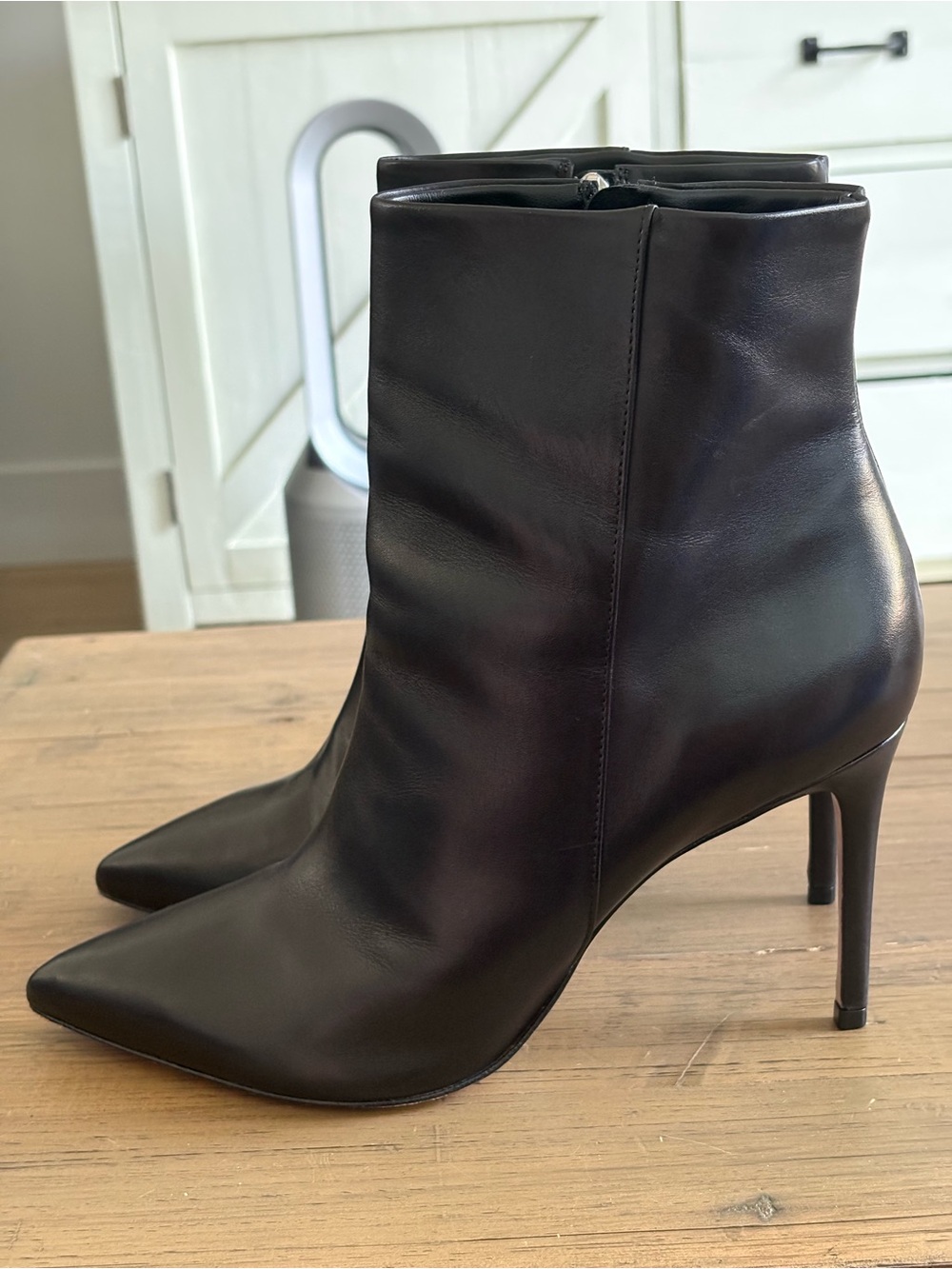 SCHUTZ Black Pointed-Toe Leather Heel Pump